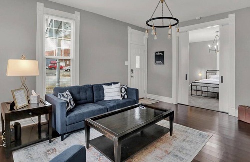 Fortville Casa | Experience life at 1898 Fortville House! Only 8 miles from Ruoff Music Center!