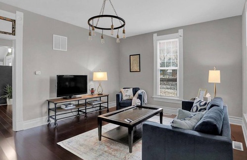 Fortville Casa | Experience life at 1898 Fortville House! Only 8 miles from Ruoff Music Center!