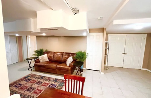 West Bronx Apartamento | Experience Little Italy in New York near St Barbara’s Hospital