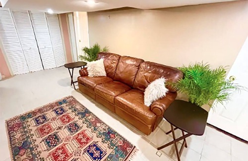 West Bronx Apartamento | Experience Little Italy in New York near St Barbara’s Hospital