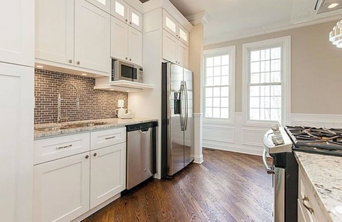 Irving Park Casa | Experience Luxury and Comfort in Chicago - 4bd/4ba House