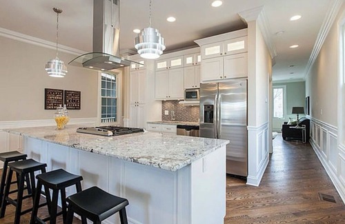 Irving Park Casa | Experience Luxury and Comfort in Chicago - 4bd/4ba House