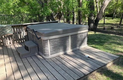 Ruidoso Casa | Experience Luxury and Entertainment at Riverside Retreat