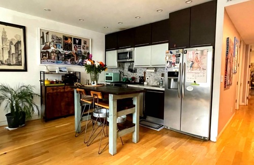 Greenpoint Condominio | Experience Luxury by the Water:Private Garden & Unforgettable Views!
