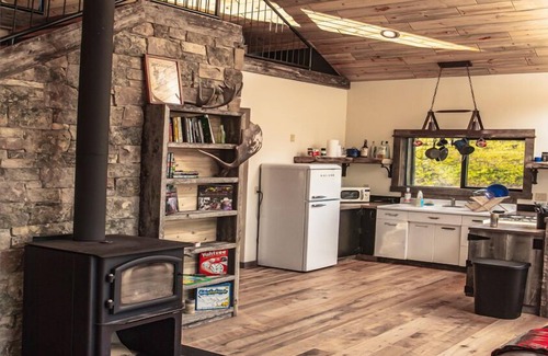 Beaverhead County Cabina | Experience Montana's Rustic Charm in the Big Hole Valley!