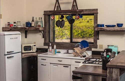 Beaverhead County Cabina | Experience Montana's Rustic Charm in the Big Hole Valley!