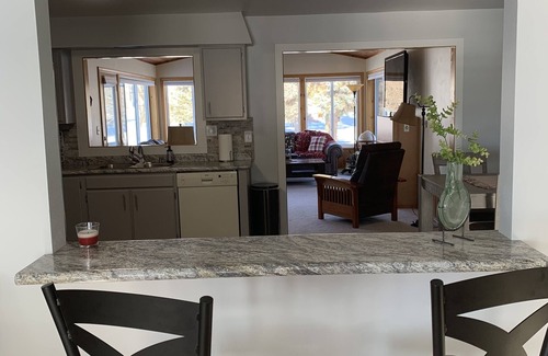 Oshkosh Casa | Experience Oshkosh charm near EAA Aviation Museum