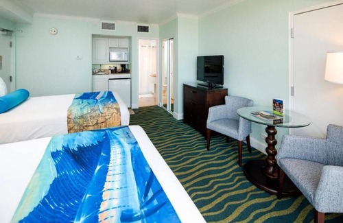 St. Pete Beach Hotel | Experience RumFish Beach: 4 Balcony Rooms Near Boca Ciega Bay & Dali Museum