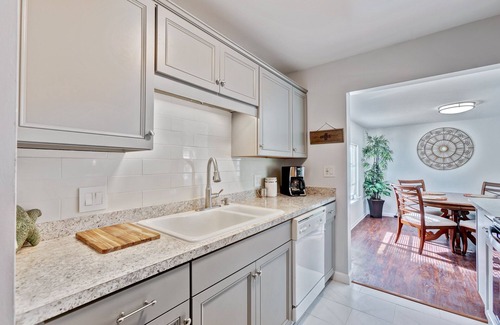 Parker Ridge Casa | Experience Serene Living: Charming 3/1 Home Walk to New Public Golf Course WPB!"