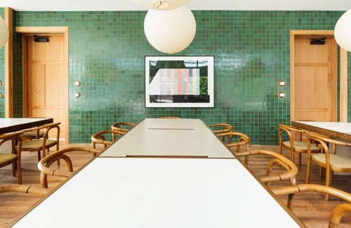 Buckman Neighborhood Casa | Experience Soothing Moments & Luxury! Pets Allowed, Near Pioneer Place