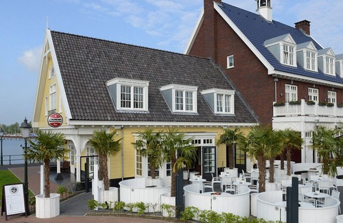 Municipality of Huizen Casa | Experience Soothing Outdoors | 3 Units Near Goois Nature Reserve, Naarderbos