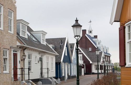Municipality of Huizen Casa | Experience Soothing Outdoors | 3 Units Near Goois Nature Reserve, Naarderbos