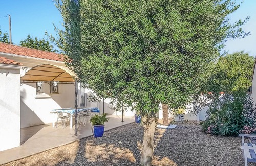 Port District Casa | Experience this charming and practically furnished vacation home on the Atlantic coast.