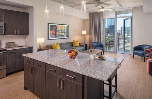 Civic District Complejo | Experience the Best of Austin at Wyndham Austin – 1 Bd. Dlx