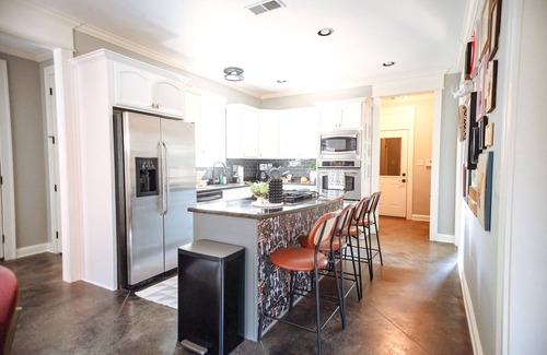 Cooper-Young Historic District Casa | Experience the Best of Midtown Memphis at Elzey House