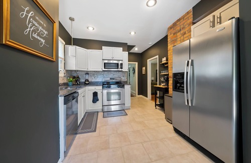 Merion Village Casa | Experience the charm of Hemingway's Hideaway, nestled in the vibrant Merion/German Village.