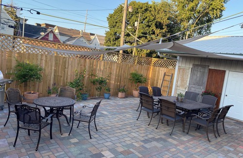 West Central Apartamento | Experience the Heart of Downtown Fort Wayne feel right at home 3-bdrm with patio