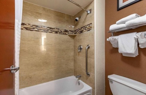 North Central Evergreen Casa | Experience the magic of the Rockies at our cozy Evergreen room!!