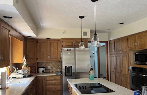 Maumee Casa | Experience the midwest American Village life in cozy home