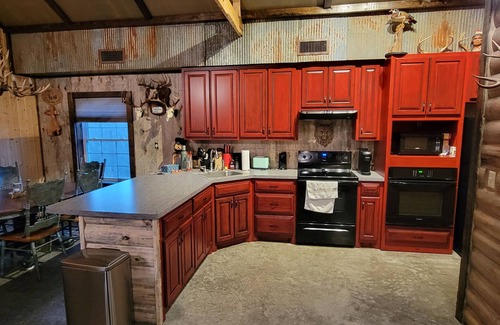 Rover Cabina | Experience the Solar Eclipse path of Totality in this cabin getaway!