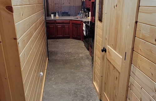 Rover Cabina | Experience the Solar Eclipse path of Totality in this cabin getaway!