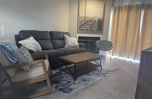 Mid America Condominio | Experience the Ultimate Getaway in Hot Springs' premier Condo with Lake Views