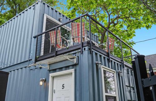 Phoenix Hill Apartamento | Experience the Unique Re-Nu Shipping Container #5