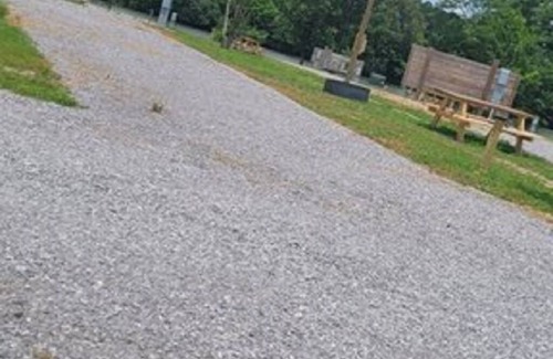 Gadsden Alquiler De RV | Experience Tillison Bend Campground in this phenomenal 1-bedroom 1-Bath Camper.