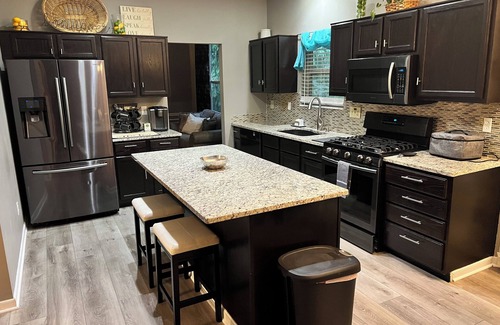 Blacklick Casa | Experience Tranquility at P.S. - Private Serenity 4-bedroom House in Blacklick