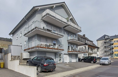 Historic Downtown Apartamento | "Experience unforgettable moments in the Fewo am Weinberg!"