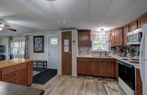 Menominee Casa | Experience Upper Michigan with a breathtaking view of the Bay .