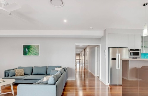 Chain Valley Bay Casa | Experience Waterfront Paradise at Our Sunset Lakehouse
