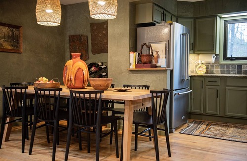 Mount Marion Casa | Experience Woodstock charm while staying in a cozy cabin in the woods