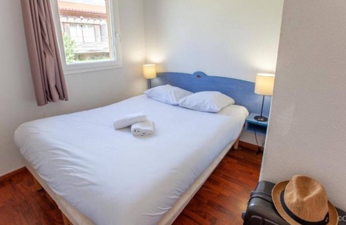 Cassen Casa | Explore Cassen! Private Kitchenette, Free Parking, Onsite Pool