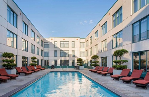 Russian Hill Casa | Explore Chic Fisherman’s Wharf Hotel Near Pier 39 in San Francisco