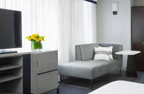 Russian Hill Casa | Explore Chic Fisherman’s Wharf Hotel Near Pier 39 in San Francisco