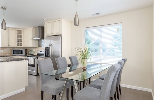 Dupont Casa | EXPLORE CO-Perfect for fams/groups. Close to DIA.