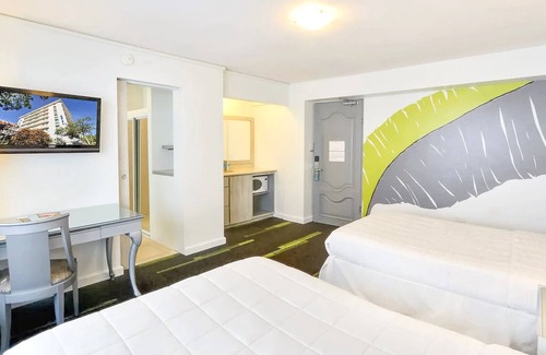 Miramar Hotel | Explore Cultural Gems from a Boutique Room in Fashionable Miramar