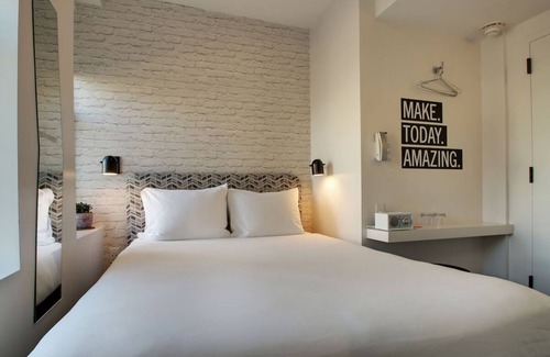 Foggy Bottom Hotel | Explore D.C. from a Chic Micro-Hotel, Short Walk from Washington Monument