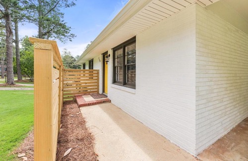 Athens Casa | Explore Downtown Athens In This Modern 4BR Stay