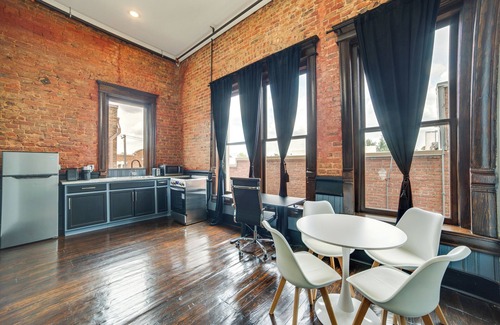 Marshall Apartamento | Explore Downtown Marshall: Historic Studio Getaway
