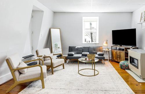 Worcester Apartamento | Explore Dtwn, Parks and Colleges Cozy Worcester Apt