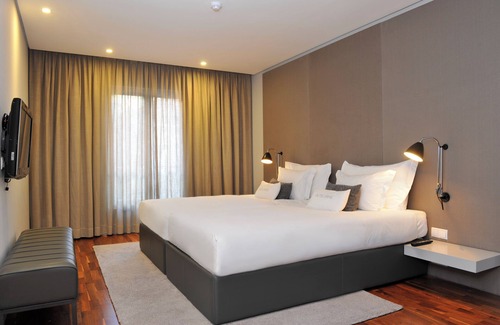 Santo Antonio Hotel | Explore Lisbon’s Sites! 3 Pet-Friendly Units w/ Full Kitchens, Onsite Jacuzzi!