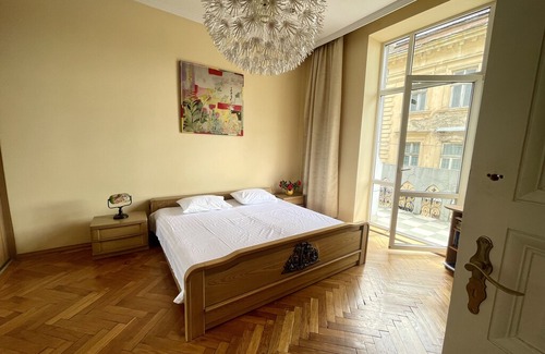 Halyts'kyi district Apartamento | Explore Lviv from Comfy Apt in Halytskyi District