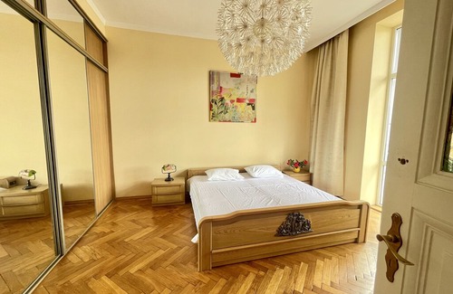Halyts'kyi district Apartamento | Explore Lviv from Comfy Apt in Halytskyi District
