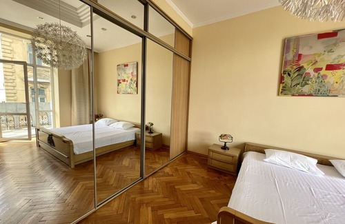 Halyts'kyi district Apartamento | Explore Lviv from Comfy Apt in Halytskyi District
