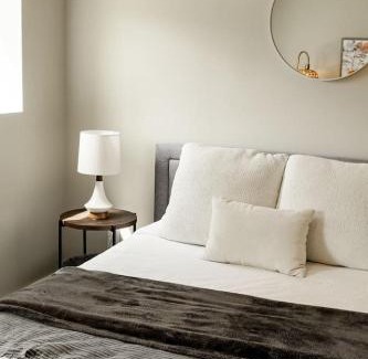 Pendleton Casa | Explore OTR from a Parkside Condo - Walk to ALL