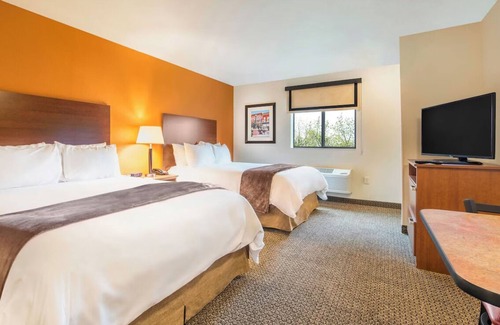 West Valley City Hotel | Explore Salt Lake / West Valley City – Room with Full Kitchen and Pet Friendly!