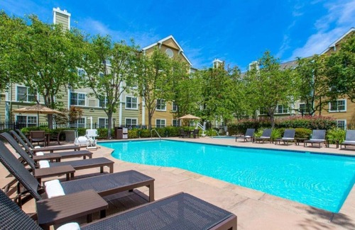 Newark Casa | Explore the Bay Area