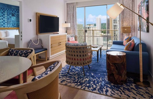 Diamond Head - Kapahulu - St. Louis Hotel | Explore Waikiki: Quiet Stay Near Iconic Beaches & Attractions! Kitchenette, Pool